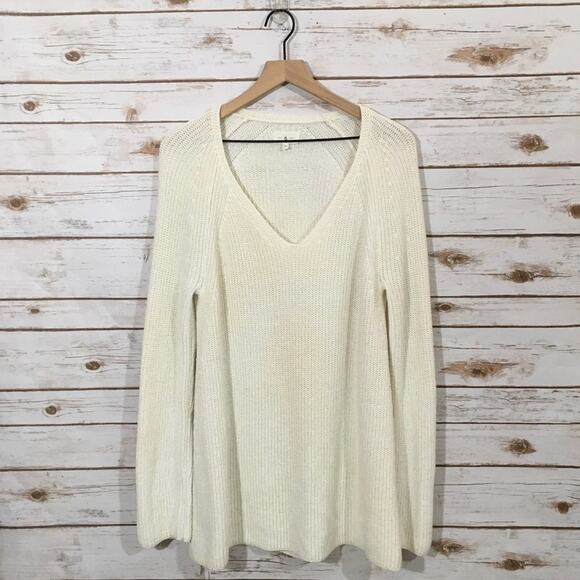 Lou & Grey Chunky Knit V Neck Sweater - Cream - Medium - Picture 7 of 11